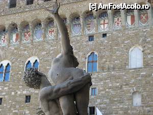 [P19] Statuile din Loggia dei Lanzi, Piazza della Signori » foto by vlado2
 - 
<span class="allrVoted glyphicon glyphicon-heart hidden" id="av476867"></span>
<a class="m-l-10 hidden" id="sv476867" onclick="voting_Foto_DelVot(,476867,1230)" role="button">șterge vot <span class="glyphicon glyphicon-remove"></span></a>
<a id="v9476867" class=" c-red"  onclick="voting_Foto_SetVot(476867)" role="button"><span class="glyphicon glyphicon-heart-empty"></span> <b>LIKE</b> = Votează poza</a> <img class="hidden"  id="f476867W9" src="/imagini/loader.gif" border="0" /><span class="AjErrMes hidden" id="e476867ErM"></span>