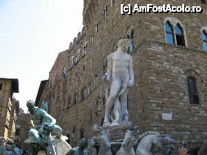 [P03] Statuile din Piazza della Signori » foto by vlado2
 - 
<span class="allrVoted glyphicon glyphicon-heart hidden" id="av476851"></span>
<a class="m-l-10 hidden" id="sv476851" onclick="voting_Foto_DelVot(,476851,1230)" role="button">șterge vot <span class="glyphicon glyphicon-remove"></span></a>
<a id="v9476851" class=" c-red"  onclick="voting_Foto_SetVot(476851)" role="button"><span class="glyphicon glyphicon-heart-empty"></span> <b>LIKE</b> = Votează poza</a> <img class="hidden"  id="f476851W9" src="/imagini/loader.gif" border="0" /><span class="AjErrMes hidden" id="e476851ErM"></span>