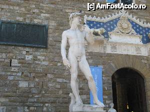 [P05] Statuile din Piazza della Signori » foto by vlado2
 - 
<span class="allrVoted glyphicon glyphicon-heart hidden" id="av476853"></span>
<a class="m-l-10 hidden" id="sv476853" onclick="voting_Foto_DelVot(,476853,1230)" role="button">șterge vot <span class="glyphicon glyphicon-remove"></span></a>
<a id="v9476853" class=" c-red"  onclick="voting_Foto_SetVot(476853)" role="button"><span class="glyphicon glyphicon-heart-empty"></span> <b>LIKE</b> = Votează poza</a> <img class="hidden"  id="f476853W9" src="/imagini/loader.gif" border="0" /><span class="AjErrMes hidden" id="e476853ErM"></span>