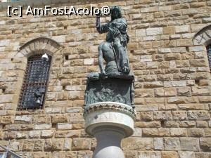 [P03] ”Judith și Holofernes” de Donatello, cea detronată. Copia, aflată în piață, originalul în Palazzo Vecchio, Florența » foto by mihaelavoicu
 - 
<span class="allrVoted glyphicon glyphicon-heart hidden" id="av1002742"></span>
<a class="m-l-10 hidden" id="sv1002742" onclick="voting_Foto_DelVot(,1002742,1230)" role="button">șterge vot <span class="glyphicon glyphicon-remove"></span></a>
<a id="v91002742" class=" c-red"  onclick="voting_Foto_SetVot(1002742)" role="button"><span class="glyphicon glyphicon-heart-empty"></span> <b>LIKE</b> = Votează poza</a> <img class="hidden"  id="f1002742W9" src="/imagini/loader.gif" border="0" /><span class="AjErrMes hidden" id="e1002742ErM"></span>