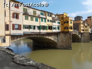 [P12] Pe Ponte Vechio, Florența. Latura vestică, spre aval a râului Arno.  » foto by mihaelavoicu
 - 
<span class="allrVoted glyphicon glyphicon-heart hidden" id="av1056289"></span>
<a class="m-l-10 hidden" id="sv1056289" onclick="voting_Foto_DelVot(,1056289,1230)" role="button">șterge vot <span class="glyphicon glyphicon-remove"></span></a>
<a id="v91056289" class=" c-red"  onclick="voting_Foto_SetVot(1056289)" role="button"><span class="glyphicon glyphicon-heart-empty"></span> <b>LIKE</b> = Votează poza</a> <img class="hidden"  id="f1056289W9" src="/imagini/loader.gif" border="0" /><span class="AjErrMes hidden" id="e1056289ErM"></span>