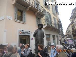 [P16] Italia - Verona - statuia lui William Shakespeare pe Via Cappello » foto by Diaura*
 - 
<span class="allrVoted glyphicon glyphicon-heart hidden" id="av371311"></span>
<a class="m-l-10 hidden" id="sv371311" onclick="voting_Foto_DelVot(,371311,1233)" role="button">șterge vot <span class="glyphicon glyphicon-remove"></span></a>
<a id="v9371311" class=" c-red"  onclick="voting_Foto_SetVot(371311)" role="button"><span class="glyphicon glyphicon-heart-empty"></span> <b>LIKE</b> = Votează poza</a> <img class="hidden"  id="f371311W9" src="/imagini/loader.gif" border="0" /><span class="AjErrMes hidden" id="e371311ErM"></span>