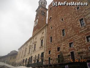 [P17] Italia - Verona - Piazza Erbe - Tore Lamberti » foto by Diaura*
 - 
<span class="allrVoted glyphicon glyphicon-heart hidden" id="av371312"></span>
<a class="m-l-10 hidden" id="sv371312" onclick="voting_Foto_DelVot(,371312,1233)" role="button">șterge vot <span class="glyphicon glyphicon-remove"></span></a>
<a id="v9371312" class=" c-red"  onclick="voting_Foto_SetVot(371312)" role="button"><span class="glyphicon glyphicon-heart-empty"></span> <b>LIKE</b> = Votează poza</a> <img class="hidden"  id="f371312W9" src="/imagini/loader.gif" border="0" /><span class="AjErrMes hidden" id="e371312ErM"></span>