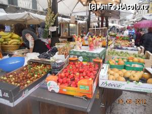 [P13] Italia - Verona - Piazza Erbe - tarabe cu fructe » foto by Diaura*
 - 
<span class="allrVoted glyphicon glyphicon-heart hidden" id="av373008"></span>
<a class="m-l-10 hidden" id="sv373008" onclick="voting_Foto_DelVot(,373008,1233)" role="button">șterge vot <span class="glyphicon glyphicon-remove"></span></a>
<a id="v9373008" class=" c-red"  onclick="voting_Foto_SetVot(373008)" role="button"><span class="glyphicon glyphicon-heart-empty"></span> <b>LIKE</b> = Votează poza</a> <img class="hidden"  id="f373008W9" src="/imagini/loader.gif" border="0" /><span class="AjErrMes hidden" id="e373008ErM"></span>