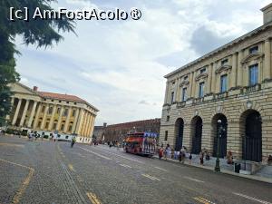 [P09] Piazza Bra - Palazzo Barbieri și Palazzo della Gran Guardia » foto by Carmen Ion
 - 
<span class="allrVoted glyphicon glyphicon-heart hidden" id="av1547914"></span>
<a class="m-l-10 hidden" id="sv1547914" onclick="voting_Foto_DelVot(,1547914,1233)" role="button">șterge vot <span class="glyphicon glyphicon-remove"></span></a>
<a id="v91547914" class=" c-red"  onclick="voting_Foto_SetVot(1547914)" role="button"><span class="glyphicon glyphicon-heart-empty"></span> <b>LIKE</b> = Votează poza</a> <img class="hidden"  id="f1547914W9" src="/imagini/loader.gif" border="0" /><span class="AjErrMes hidden" id="e1547914ErM"></span>