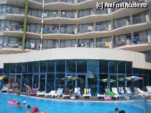 [P07] La piscina, in fundal cea interioara.  » foto by Krisko
 - 
<span class="allrVoted glyphicon glyphicon-heart hidden" id="av339010"></span>
<a class="m-l-10 hidden" id="sv339010" onclick="voting_Foto_DelVot(,339010,1259)" role="button">șterge vot <span class="glyphicon glyphicon-remove"></span></a>
<a id="v9339010" class=" c-red"  onclick="voting_Foto_SetVot(339010)" role="button"><span class="glyphicon glyphicon-heart-empty"></span> <b>LIKE</b> = Votează poza</a> <img class="hidden"  id="f339010W9" src="/imagini/loader.gif" border="0" /><span class="AjErrMes hidden" id="e339010ErM"></span>