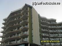 [P07] hotelul vazut din strada.  » foto by adryana
 - 
<span class="allrVoted glyphicon glyphicon-heart hidden" id="av419602"></span>
<a class="m-l-10 hidden" id="sv419602" onclick="voting_Foto_DelVot(,419602,1259)" role="button">șterge vot <span class="glyphicon glyphicon-remove"></span></a>
<a id="v9419602" class=" c-red"  onclick="voting_Foto_SetVot(419602)" role="button"><span class="glyphicon glyphicon-heart-empty"></span> <b>LIKE</b> = Votează poza</a> <img class="hidden"  id="f419602W9" src="/imagini/loader.gif" border="0" /><span class="AjErrMes hidden" id="e419602ErM"></span>