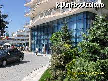[P09] hotelul privit din strada.  » foto by adryana
 - 
<span class="allrVoted glyphicon glyphicon-heart hidden" id="av419604"></span>
<a class="m-l-10 hidden" id="sv419604" onclick="voting_Foto_DelVot(,419604,1259)" role="button">șterge vot <span class="glyphicon glyphicon-remove"></span></a>
<a id="v9419604" class=" c-red"  onclick="voting_Foto_SetVot(419604)" role="button"><span class="glyphicon glyphicon-heart-empty"></span> <b>LIKE</b> = Votează poza</a> <img class="hidden"  id="f419604W9" src="/imagini/loader.gif" border="0" /><span class="AjErrMes hidden" id="e419604ErM"></span>