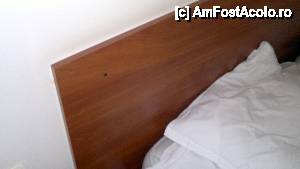 [P13] Bine ca s-au gandit sa prinda tablia de perete cu suruburi pentru rigips. Va dati seama ca altfel ne putea cadea in cap? Cata grija...  » foto by catasto
 - 
<span class="allrVoted glyphicon glyphicon-heart hidden" id="av443768"></span>
<a class="m-l-10 hidden" id="sv443768" onclick="voting_Foto_DelVot(,443768,1259)" role="button">șterge vot <span class="glyphicon glyphicon-remove"></span></a>
<a id="v9443768" class=" c-red"  onclick="voting_Foto_SetVot(443768)" role="button"><span class="glyphicon glyphicon-heart-empty"></span> <b>LIKE</b> = Votează poza</a> <img class="hidden"  id="f443768W9" src="/imagini/loader.gif" border="0" /><span class="AjErrMes hidden" id="e443768ErM"></span>