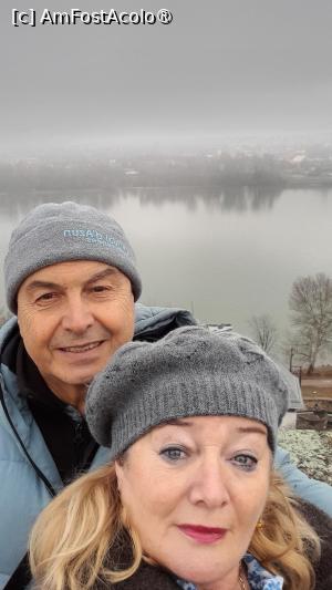 [P11] Visegrad, fortareata, pe fundal Dunarea » foto by Yolanda
 - 
<span class="allrVoted glyphicon glyphicon-heart hidden" id="av1511966"></span>
<a class="m-l-10 hidden" id="sv1511966" onclick="voting_Foto_DelVot(,1511966,1275)" role="button">șterge vot <span class="glyphicon glyphicon-remove"></span></a>
<a id="v91511966" class=" c-red"  onclick="voting_Foto_SetVot(1511966)" role="button"><span class="glyphicon glyphicon-heart-empty"></span> <b>LIKE</b> = Votează poza</a> <img class="hidden"  id="f1511966W9" src="/imagini/loader.gif" border="0" /><span class="AjErrMes hidden" id="e1511966ErM"></span>