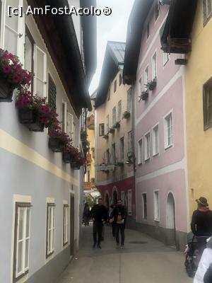 [P27] Hallstatt - pe stradute » foto by mishu
 - 
<span class="allrVoted glyphicon glyphicon-heart hidden" id="av1167909"></span>
<a class="m-l-10 hidden" id="sv1167909" onclick="voting_Foto_DelVot(,1167909,1383)" role="button">șterge vot <span class="glyphicon glyphicon-remove"></span></a>
<a id="v91167909" class=" c-red"  onclick="voting_Foto_SetVot(1167909)" role="button"><span class="glyphicon glyphicon-heart-empty"></span> <b>LIKE</b> = Votează poza</a> <img class="hidden"  id="f1167909W9" src="/imagini/loader.gif" border="0" /><span class="AjErrMes hidden" id="e1167909ErM"></span>