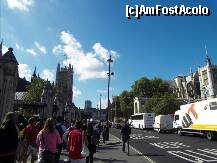 [P11] La semaforul din fata, vom trece strada spre dreapta. In stanga se vad Houses of Parliament, in dreapta, o bucatica din St. Maragaret Church. » foto by TraianS
 - 
<span class="allrVoted glyphicon glyphicon-heart hidden" id="av226704"></span>
<a class="m-l-10 hidden" id="sv226704" onclick="voting_Foto_DelVot(,226704,1570)" role="button">șterge vot <span class="glyphicon glyphicon-remove"></span></a>
<a id="v9226704" class=" c-red"  onclick="voting_Foto_SetVot(226704)" role="button"><span class="glyphicon glyphicon-heart-empty"></span> <b>LIKE</b> = Votează poza</a> <img class="hidden"  id="f226704W9" src="/imagini/loader.gif" border="0" /><span class="AjErrMes hidden" id="e226704ErM"></span>