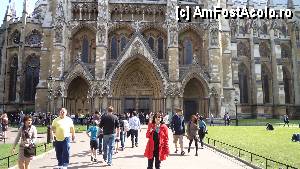 [P09] In fata la Westminster Abbey » foto by mihaela_b
 - 
<span class="allrVoted glyphicon glyphicon-heart hidden" id="av441625"></span>
<a class="m-l-10 hidden" id="sv441625" onclick="voting_Foto_DelVot(,441625,1570)" role="button">șterge vot <span class="glyphicon glyphicon-remove"></span></a>
<a id="v9441625" class=" c-red"  onclick="voting_Foto_SetVot(441625)" role="button"><span class="glyphicon glyphicon-heart-empty"></span> <b>LIKE</b> = Votează poza</a> <img class="hidden"  id="f441625W9" src="/imagini/loader.gif" border="0" /><span class="AjErrMes hidden" id="e441625ErM"></span>