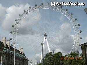 [P01] London Eye, binecunoscuta Roata Londoneza care ofera o imagine de vis asupra Londrei » foto by cdiana
 - 
<span class="allrVoted glyphicon glyphicon-heart hidden" id="av434521"></span>
<a class="m-l-10 hidden" id="sv434521" onclick="voting_Foto_DelVot(,434521,1570)" role="button">șterge vot <span class="glyphicon glyphicon-remove"></span></a>
<a id="v9434521" class=" c-red"  onclick="voting_Foto_SetVot(434521)" role="button"><span class="glyphicon glyphicon-heart-empty"></span> <b>LIKE</b> = Votează poza</a> <img class="hidden"  id="f434521W9" src="/imagini/loader.gif" border="0" /><span class="AjErrMes hidden" id="e434521ErM"></span>