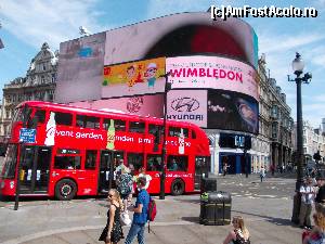 [P04] Era dimineata in Picadilly Circus, putina lume...  » foto by marius gaudi*
 - 
<span class="allrVoted glyphicon glyphicon-heart hidden" id="av683344"></span>
<a class="m-l-10 hidden" id="sv683344" onclick="voting_Foto_DelVot(,683344,1570)" role="button">șterge vot <span class="glyphicon glyphicon-remove"></span></a>
<a id="v9683344" class=" c-red"  onclick="voting_Foto_SetVot(683344)" role="button"><span class="glyphicon glyphicon-heart-empty"></span> <b>LIKE</b> = Votează poza</a> <img class="hidden"  id="f683344W9" src="/imagini/loader.gif" border="0" /><span class="AjErrMes hidden" id="e683344ErM"></span>