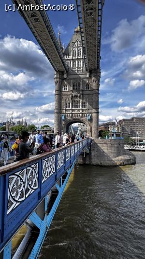 [P03] Tower Bridge » foto by Mika
 - 
<span class="allrVoted glyphicon glyphicon-heart hidden" id="av1489877"></span>
<a class="m-l-10 hidden" id="sv1489877" onclick="voting_Foto_DelVot(,1489877,1570)" role="button">șterge vot <span class="glyphicon glyphicon-remove"></span></a>
<a id="v91489877" class=" c-red"  onclick="voting_Foto_SetVot(1489877)" role="button"><span class="glyphicon glyphicon-heart-empty"></span> <b>LIKE</b> = Votează poza</a> <img class="hidden"  id="f1489877W9" src="/imagini/loader.gif" border="0" /><span class="AjErrMes hidden" id="e1489877ErM"></span>