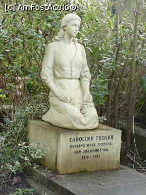 [P23] Highgate Cemetery » foto by Silvia30*
 - 
<span class="allrVoted glyphicon glyphicon-heart hidden" id="av730399"></span>
<a class="m-l-10 hidden" id="sv730399" onclick="voting_Foto_DelVot(,730399,1570)" role="button">șterge vot <span class="glyphicon glyphicon-remove"></span></a>
<a id="v9730399" class=" c-red"  onclick="voting_Foto_SetVot(730399)" role="button"><span class="glyphicon glyphicon-heart-empty"></span> <b>LIKE</b> = Votează poza</a> <img class="hidden"  id="f730399W9" src="/imagini/loader.gif" border="0" /><span class="AjErrMes hidden" id="e730399ErM"></span>