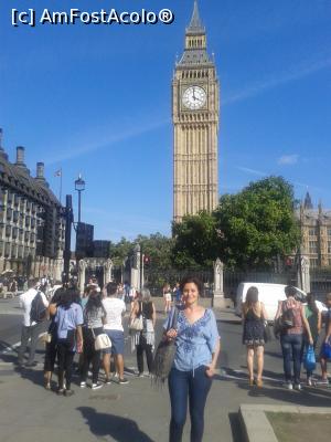 [P07] Inconfundabilul Big Ben si un zambet inconfundabil din Londra :))  » foto by stefi rus
 - 
<span class="allrVoted glyphicon glyphicon-heart hidden" id="av788308"></span>
<a class="m-l-10 hidden" id="sv788308" onclick="voting_Foto_DelVot(,788308,1570)" role="button">șterge vot <span class="glyphicon glyphicon-remove"></span></a>
<a id="v9788308" class=" c-red"  onclick="voting_Foto_SetVot(788308)" role="button"><span class="glyphicon glyphicon-heart-empty"></span> <b>LIKE</b> = Votează poza</a> <img class="hidden"  id="f788308W9" src="/imagini/loader.gif" border="0" /><span class="AjErrMes hidden" id="e788308ErM"></span>