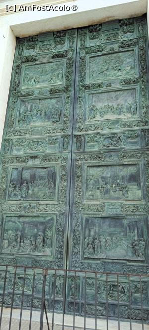 [P21] Uși de bronz - catedrala din Pisa » foto by tata123 🔱
 - 
<span class="allrVoted glyphicon glyphicon-heart hidden" id="av1480777"></span>
<a class="m-l-10 hidden" id="sv1480777" onclick="voting_Foto_DelVot(,1480777,1574)" role="button">șterge vot <span class="glyphicon glyphicon-remove"></span></a>
<a id="v91480777" class=" c-red"  onclick="voting_Foto_SetVot(1480777)" role="button"><span class="glyphicon glyphicon-heart-empty"></span> <b>LIKE</b> = Votează poza</a> <img class="hidden"  id="f1480777W9" src="/imagini/loader.gif" border="0" /><span class="AjErrMes hidden" id="e1480777ErM"></span>