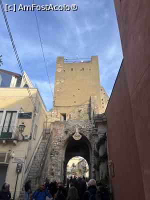[P12] Taormina -Torre dell Orologio( Porta di Mezzo) » foto by Yersinia Pestis
 - 
<span class="allrVoted glyphicon glyphicon-heart hidden" id="av1516021"></span>
<a class="m-l-10 hidden" id="sv1516021" onclick="voting_Foto_DelVot(,1516021,1579)" role="button">șterge vot <span class="glyphicon glyphicon-remove"></span></a>
<a id="v91516021" class=" c-red"  onclick="voting_Foto_SetVot(1516021)" role="button"><span class="glyphicon glyphicon-heart-empty"></span> <b>LIKE</b> = Votează poza</a> <img class="hidden"  id="f1516021W9" src="/imagini/loader.gif" border="0" /><span class="AjErrMes hidden" id="e1516021ErM"></span>