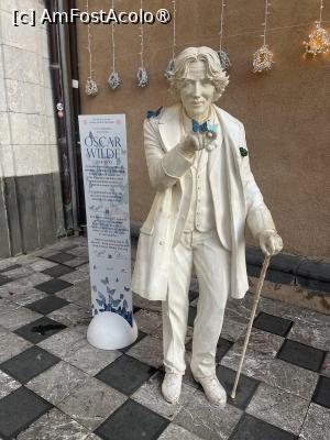 [P17] Taormina -Statuia lui Oscar Wilde » foto by Yersinia Pestis
 - 
<span class="allrVoted glyphicon glyphicon-heart hidden" id="av1516026"></span>
<a class="m-l-10 hidden" id="sv1516026" onclick="voting_Foto_DelVot(,1516026,1579)" role="button">șterge vot <span class="glyphicon glyphicon-remove"></span></a>
<a id="v91516026" class=" c-red"  onclick="voting_Foto_SetVot(1516026)" role="button"><span class="glyphicon glyphicon-heart-empty"></span> <b>LIKE</b> = Votează poza</a> <img class="hidden"  id="f1516026W9" src="/imagini/loader.gif" border="0" /><span class="AjErrMes hidden" id="e1516026ErM"></span>