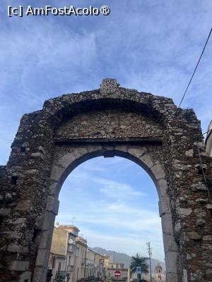 [P21] Taormina -Porta Messina » foto by Yersinia Pestis
 - 
<span class="allrVoted glyphicon glyphicon-heart hidden" id="av1516030"></span>
<a class="m-l-10 hidden" id="sv1516030" onclick="voting_Foto_DelVot(,1516030,1579)" role="button">șterge vot <span class="glyphicon glyphicon-remove"></span></a>
<a id="v91516030" class=" c-red"  onclick="voting_Foto_SetVot(1516030)" role="button"><span class="glyphicon glyphicon-heart-empty"></span> <b>LIKE</b> = Votează poza</a> <img class="hidden"  id="f1516030W9" src="/imagini/loader.gif" border="0" /><span class="AjErrMes hidden" id="e1516030ErM"></span>