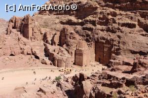 [P72] Petra, Strada Fațadelor și Mormintele Regale în stânga, tot coborâm...  » foto by mprofeanu
 - 
<span class="allrVoted glyphicon glyphicon-heart hidden" id="av923789"></span>
<a class="m-l-10 hidden" id="sv923789" onclick="voting_Foto_DelVot(,923789,1615)" role="button">șterge vot <span class="glyphicon glyphicon-remove"></span></a>
<a id="v9923789" class=" c-red"  onclick="voting_Foto_SetVot(923789)" role="button"><span class="glyphicon glyphicon-heart-empty"></span> <b>LIKE</b> = Votează poza</a> <img class="hidden"  id="f923789W9" src="/imagini/loader.gif" border="0" /><span class="AjErrMes hidden" id="e923789ErM"></span>