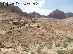 P16 [APR-2019] PE Wadi al-Farasa, lăsând în urmă munţii trandafirii de unde coborâserăm şi noi