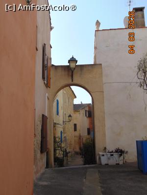 [P55] centrul vechi, stradute înguste, cladii cu obloane vechi » foto by Yolanda
 - 
<span class="allrVoted glyphicon glyphicon-heart hidden" id="av1525281"></span>
<a class="m-l-10 hidden" id="sv1525281" onclick="voting_Foto_DelVot(,1525281,1628)" role="button">șterge vot <span class="glyphicon glyphicon-remove"></span></a>
<a id="v91525281" class=" c-red"  onclick="voting_Foto_SetVot(1525281)" role="button"><span class="glyphicon glyphicon-heart-empty"></span> <b>LIKE</b> = Votează poza</a> <img class="hidden"  id="f1525281W9" src="/imagini/loader.gif" border="0" /><span class="AjErrMes hidden" id="e1525281ErM"></span>