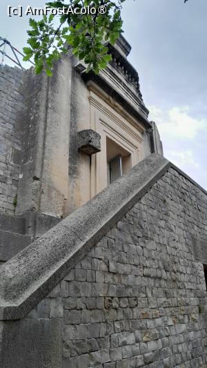 [P07] intrare spre amfiteatru » foto by Yolanda
 - 
<span class="allrVoted glyphicon glyphicon-heart hidden" id="av1525648"></span>
<a class="m-l-10 hidden" id="sv1525648" onclick="voting_Foto_DelVot(,1525648,1628)" role="button">șterge vot <span class="glyphicon glyphicon-remove"></span></a>
<a id="v91525648" class=" c-red"  onclick="voting_Foto_SetVot(1525648)" role="button"><span class="glyphicon glyphicon-heart-empty"></span> <b>LIKE</b> = Votează poza</a> <img class="hidden"  id="f1525648W9" src="/imagini/loader.gif" border="0" /><span class="AjErrMes hidden" id="e1525648ErM"></span>