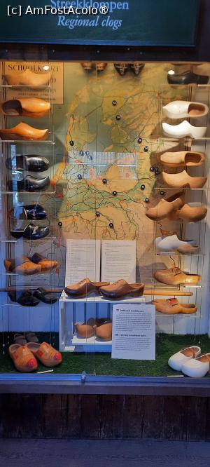 [P31] Zaanse Schans, Atelierul de Saboți - Träskor Verkstad, diferite tipuri de Saboți » foto by mprofeanu
 - 
<span class="allrVoted glyphicon glyphicon-heart hidden" id="av1515084"></span>
<a class="m-l-10 hidden" id="sv1515084" onclick="voting_Foto_DelVot(,1515084,1639)" role="button">șterge vot <span class="glyphicon glyphicon-remove"></span></a>
<a id="v91515084" class=" c-red"  onclick="voting_Foto_SetVot(1515084)" role="button"><span class="glyphicon glyphicon-heart-empty"></span> <b>LIKE</b> = Votează poza</a> <img class="hidden"  id="f1515084W9" src="/imagini/loader.gif" border="0" /><span class="AjErrMes hidden" id="e1515084ErM"></span>