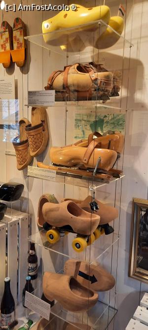 [P36] Zaanse Schans, Atelierul de Saboți - Träskor Verkstad, diferite tipuri de Saboți, Saboți cu role, Saboți pentru mlaștină » foto by mprofeanu
 - 
<span class="allrVoted glyphicon glyphicon-heart hidden" id="av1515089"></span>
<a class="m-l-10 hidden" id="sv1515089" onclick="voting_Foto_DelVot(,1515089,1639)" role="button">șterge vot <span class="glyphicon glyphicon-remove"></span></a>
<a id="v91515089" class=" c-red"  onclick="voting_Foto_SetVot(1515089)" role="button"><span class="glyphicon glyphicon-heart-empty"></span> <b>LIKE</b> = Votează poza</a> <img class="hidden"  id="f1515089W9" src="/imagini/loader.gif" border="0" /><span class="AjErrMes hidden" id="e1515089ErM"></span>