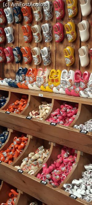 [P41] Zaanse Schans, Atelierul de Saboți - Träskor Verkstad, Minisaboți » foto by mprofeanu
 - 
<span class="allrVoted glyphicon glyphicon-heart hidden" id="av1515095"></span>
<a class="m-l-10 hidden" id="sv1515095" onclick="voting_Foto_DelVot(,1515095,1639)" role="button">șterge vot <span class="glyphicon glyphicon-remove"></span></a>
<a id="v91515095" class=" c-red"  onclick="voting_Foto_SetVot(1515095)" role="button"><span class="glyphicon glyphicon-heart-empty"></span> <b>LIKE</b> = Votează poza</a> <img class="hidden"  id="f1515095W9" src="/imagini/loader.gif" border="0" /><span class="AjErrMes hidden" id="e1515095ErM"></span>