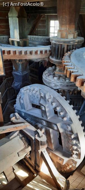 [P55] Zaanse Schans, Moara de vopsea „PISICA”, Interior » foto by mprofeanu
 - 
<span class="allrVoted glyphicon glyphicon-heart hidden" id="av1515110"></span>
<a class="m-l-10 hidden" id="sv1515110" onclick="voting_Foto_DelVot(,1515110,1639)" role="button">șterge vot <span class="glyphicon glyphicon-remove"></span></a>
<a id="v91515110" class=" c-red"  onclick="voting_Foto_SetVot(1515110)" role="button"><span class="glyphicon glyphicon-heart-empty"></span> <b>LIKE</b> = Votează poza</a> <img class="hidden"  id="f1515110W9" src="/imagini/loader.gif" border="0" /><span class="AjErrMes hidden" id="e1515110ErM"></span>