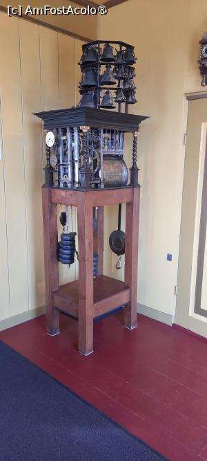 [P65] Zaanse Schans, Muzeul Ceasului, Mecanism cântător de ceas, carllion și pendul, arată ora 12... » foto by mprofeanu
 - 
<span class="allrVoted glyphicon glyphicon-heart hidden" id="av1515120"></span>
<a class="m-l-10 hidden" id="sv1515120" onclick="voting_Foto_DelVot(,1515120,1639)" role="button">șterge vot <span class="glyphicon glyphicon-remove"></span></a>
<a id="v91515120" class=" c-red"  onclick="voting_Foto_SetVot(1515120)" role="button"><span class="glyphicon glyphicon-heart-empty"></span> <b>LIKE</b> = Votează poza</a> <img class="hidden"  id="f1515120W9" src="/imagini/loader.gif" border="0" /><span class="AjErrMes hidden" id="e1515120ErM"></span>