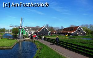 [P23] Zaanse Schans si o moara in miniatura » foto by Radu Tudoran
 - 
<span class="allrVoted glyphicon glyphicon-heart hidden" id="av744882"></span>
<a class="m-l-10 hidden" id="sv744882" onclick="voting_Foto_DelVot(,744882,1639)" role="button">șterge vot <span class="glyphicon glyphicon-remove"></span></a>
<a id="v9744882" class=" c-red"  onclick="voting_Foto_SetVot(744882)" role="button"><span class="glyphicon glyphicon-heart-empty"></span> <b>LIKE</b> = Votează poza</a> <img class="hidden"  id="f744882W9" src="/imagini/loader.gif" border="0" /><span class="AjErrMes hidden" id="e744882ErM"></span>