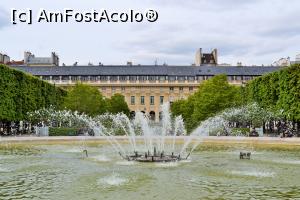 [P19] Fantana din mijlocul parcului de la Palais Royale Paris » foto by AZE
 - 
<span class="allrVoted glyphicon glyphicon-heart hidden" id="av899030"></span>
<a class="m-l-10 hidden" id="sv899030" onclick="voting_Foto_DelVot(,899030,1684)" role="button">șterge vot <span class="glyphicon glyphicon-remove"></span></a>
<a id="v9899030" class=" c-red"  onclick="voting_Foto_SetVot(899030)" role="button"><span class="glyphicon glyphicon-heart-empty"></span> <b>LIKE</b> = Votează poza</a> <img class="hidden"  id="f899030W9" src="/imagini/loader.gif" border="0" /><span class="AjErrMes hidden" id="e899030ErM"></span>