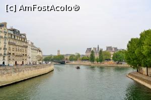 [P14] pont D, Arcole văzut de pe podul Saint Louis » foto by AZE
 - 
<span class="allrVoted glyphicon glyphicon-heart hidden" id="av904970"></span>
<a class="m-l-10 hidden" id="sv904970" onclick="voting_Foto_DelVot(,904970,1684)" role="button">șterge vot <span class="glyphicon glyphicon-remove"></span></a>
<a id="v9904970" class=" c-red"  onclick="voting_Foto_SetVot(904970)" role="button"><span class="glyphicon glyphicon-heart-empty"></span> <b>LIKE</b> = Votează poza</a> <img class="hidden"  id="f904970W9" src="/imagini/loader.gif" border="0" /><span class="AjErrMes hidden" id="e904970ErM"></span>