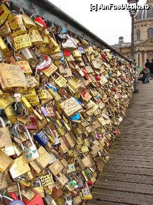 [P04] Lacatele de pe Pont des Artes » foto by Roxelly
 - 
<span class="allrVoted glyphicon glyphicon-heart hidden" id="av478939"></span>
<a class="m-l-10 hidden" id="sv478939" onclick="voting_Foto_DelVot(,478939,1684)" role="button">șterge vot <span class="glyphicon glyphicon-remove"></span></a>
<a id="v9478939" class=" c-red"  onclick="voting_Foto_SetVot(478939)" role="button"><span class="glyphicon glyphicon-heart-empty"></span> <b>LIKE</b> = Votează poza</a> <img class="hidden"  id="f478939W9" src="/imagini/loader.gif" border="0" /><span class="AjErrMes hidden" id="e478939ErM"></span>