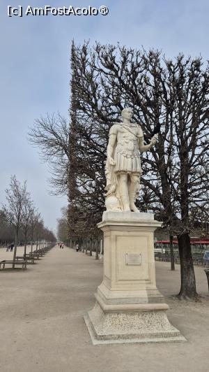 [P41] Paris - prin Grădinile Tuileries - aici se vede alinierea copacilor... » foto by ANILU
 - 
<span class="allrVoted glyphicon glyphicon-heart hidden" id="av1521162"></span>
<a class="m-l-10 hidden" id="sv1521162" onclick="voting_Foto_DelVot(,1521162,1684)" role="button">șterge vot <span class="glyphicon glyphicon-remove"></span></a>
<a id="v91521162" class=" c-red"  onclick="voting_Foto_SetVot(1521162)" role="button"><span class="glyphicon glyphicon-heart-empty"></span> <b>LIKE</b> = Votează poza</a> <img class="hidden"  id="f1521162W9" src="/imagini/loader.gif" border="0" /><span class="AjErrMes hidden" id="e1521162ErM"></span>