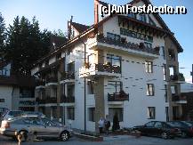 [P01] Hotel Hera - in fata hotelului, chiar pe drunul catre Cabana Trei Brazi » foto by vini
 - 
<span class="allrVoted glyphicon glyphicon-heart hidden" id="av145859"></span>
<a class="m-l-10 hidden" id="sv145859" onclick="voting_Foto_DelVot(,145859,1686)" role="button">șterge vot <span class="glyphicon glyphicon-remove"></span></a>
<a id="v9145859" class=" c-red"  onclick="voting_Foto_SetVot(145859)" role="button"><span class="glyphicon glyphicon-heart-empty"></span> <b>LIKE</b> = Votează poza</a> <img class="hidden"  id="f145859W9" src="/imagini/loader.gif" border="0" /><span class="AjErrMes hidden" id="e145859ErM"></span>