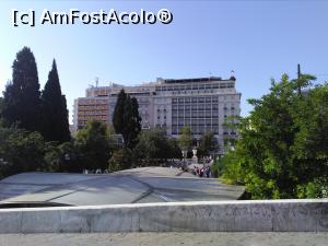 [P32] Piața Syntagma: hotelurile Athens Plaza, King George și Grand Hotel Bretagne » foto by Carmen Ion
 - 
<span class="allrVoted glyphicon glyphicon-heart hidden" id="av1042411"></span>
<a class="m-l-10 hidden" id="sv1042411" onclick="voting_Foto_DelVot(,1042411,1710)" role="button">șterge vot <span class="glyphicon glyphicon-remove"></span></a>
<a id="v91042411" class=" c-red"  onclick="voting_Foto_SetVot(1042411)" role="button"><span class="glyphicon glyphicon-heart-empty"></span> <b>LIKE</b> = Votează poza</a> <img class="hidden"  id="f1042411W9" src="/imagini/loader.gif" border="0" /><span class="AjErrMes hidden" id="e1042411ErM"></span>