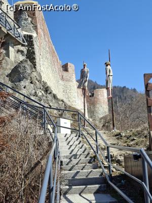 [P14] Cetatea Poenari, nelipsitele manechine, kitsch... » foto by mprofeanu
 - 
<span class="allrVoted glyphicon glyphicon-heart hidden" id="av1521295"></span>
<a class="m-l-10 hidden" id="sv1521295" onclick="voting_Foto_DelVot(,1521295,1790)" role="button">șterge vot <span class="glyphicon glyphicon-remove"></span></a>
<a id="v91521295" class=" c-red"  onclick="voting_Foto_SetVot(1521295)" role="button"><span class="glyphicon glyphicon-heart-empty"></span> <b>LIKE</b> = Votează poza</a> <img class="hidden"  id="f1521295W9" src="/imagini/loader.gif" border="0" /><span class="AjErrMes hidden" id="e1521295ErM"></span>