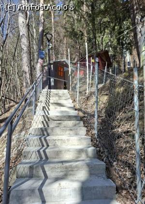 [P05] Cetatea Poenari, se vede Casa de Bilete » foto by mprofeanu
 - 
<span class="allrVoted glyphicon glyphicon-heart hidden" id="av1521286"></span>
<a class="m-l-10 hidden" id="sv1521286" onclick="voting_Foto_DelVot(,1521286,1790)" role="button">șterge vot <span class="glyphicon glyphicon-remove"></span></a>
<a id="v91521286" class=" c-red"  onclick="voting_Foto_SetVot(1521286)" role="button"><span class="glyphicon glyphicon-heart-empty"></span> <b>LIKE</b> = Votează poza</a> <img class="hidden"  id="f1521286W9" src="/imagini/loader.gif" border="0" /><span class="AjErrMes hidden" id="e1521286ErM"></span>