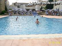 [P03] piscina adulti,in  fundal pool bar » foto by ravenala22
 - 
<span class="allrVoted glyphicon glyphicon-heart hidden" id="av93203"></span>
<a class="m-l-10 hidden" id="sv93203" onclick="voting_Foto_DelVot(,93203,1932)" role="button">șterge vot <span class="glyphicon glyphicon-remove"></span></a>
<a id="v993203" class=" c-red"  onclick="voting_Foto_SetVot(93203)" role="button"><span class="glyphicon glyphicon-heart-empty"></span> <b>LIKE</b> = Votează poza</a> <img class="hidden"  id="f93203W9" src="/imagini/loader.gif" border="0" /><span class="AjErrMes hidden" id="e93203ErM"></span>