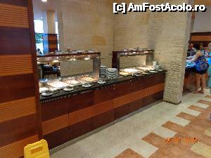 [P17] Restaurantul hotelului » foto by zola
 - 
<span class="allrVoted glyphicon glyphicon-heart hidden" id="av633707"></span>
<a class="m-l-10 hidden" id="sv633707" onclick="voting_Foto_DelVot(,633707,1941)" role="button">șterge vot <span class="glyphicon glyphicon-remove"></span></a>
<a id="v9633707" class=" c-red"  onclick="voting_Foto_SetVot(633707)" role="button"><span class="glyphicon glyphicon-heart-empty"></span> <b>LIKE</b> = Votează poza</a> <img class="hidden"  id="f633707W9" src="/imagini/loader.gif" border="0" /><span class="AjErrMes hidden" id="e633707ErM"></span>