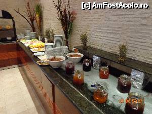 [P19] Restaurantul hotelului-sector dulciuri » foto by zola
 - 
<span class="allrVoted glyphicon glyphicon-heart hidden" id="av633711"></span>
<a class="m-l-10 hidden" id="sv633711" onclick="voting_Foto_DelVot(,633711,1941)" role="button">șterge vot <span class="glyphicon glyphicon-remove"></span></a>
<a id="v9633711" class=" c-red"  onclick="voting_Foto_SetVot(633711)" role="button"><span class="glyphicon glyphicon-heart-empty"></span> <b>LIKE</b> = Votează poza</a> <img class="hidden"  id="f633711W9" src="/imagini/loader.gif" border="0" /><span class="AjErrMes hidden" id="e633711ErM"></span>