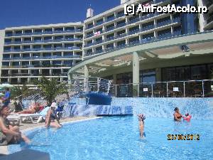 [P05] Piscina curata si maricica la copii, nu ligheanele de la alte hoteluri, apa exact cat trebuie de adanca » foto by AlinaLavinia
 - 
<span class="allrVoted glyphicon glyphicon-heart hidden" id="av429382"></span>
<a class="m-l-10 hidden" id="sv429382" onclick="voting_Foto_DelVot(,429382,1942)" role="button">șterge vot <span class="glyphicon glyphicon-remove"></span></a>
<a id="v9429382" class=" c-red"  onclick="voting_Foto_SetVot(429382)" role="button"><span class="glyphicon glyphicon-heart-empty"></span> <b>LIKE</b> = Votează poza</a> <img class="hidden"  id="f429382W9" src="/imagini/loader.gif" border="0" /><span class="AjErrMes hidden" id="e429382ErM"></span>