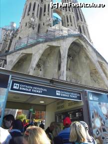 [P03] Sagrada Familia - casele de bilete. Cumparati si bilet la lift - 2.50€. » foto by TraianS
 - 
<span class="allrVoted glyphicon glyphicon-heart hidden" id="av294133"></span>
<a class="m-l-10 hidden" id="sv294133" onclick="voting_Foto_DelVot(,294133,1999)" role="button">șterge vot <span class="glyphicon glyphicon-remove"></span></a>
<a id="v9294133" class=" c-red"  onclick="voting_Foto_SetVot(294133)" role="button"><span class="glyphicon glyphicon-heart-empty"></span> <b>LIKE</b> = Votează poza</a> <img class="hidden"  id="f294133W9" src="/imagini/loader.gif" border="0" /><span class="AjErrMes hidden" id="e294133ErM"></span>