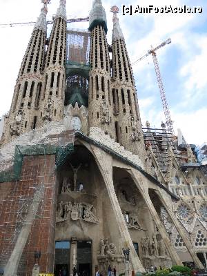 [P01] Sagrada Familia-fatada patimilor » foto by Ricone
 - 
<span class="allrVoted glyphicon glyphicon-heart hidden" id="av422409"></span>
<a class="m-l-10 hidden" id="sv422409" onclick="voting_Foto_DelVot(,422409,1999)" role="button">șterge vot <span class="glyphicon glyphicon-remove"></span></a>
<a id="v9422409" class=" c-red"  onclick="voting_Foto_SetVot(422409)" role="button"><span class="glyphicon glyphicon-heart-empty"></span> <b>LIKE</b> = Votează poza</a> <img class="hidden"  id="f422409W9" src="/imagini/loader.gif" border="0" /><span class="AjErrMes hidden" id="e422409ErM"></span>